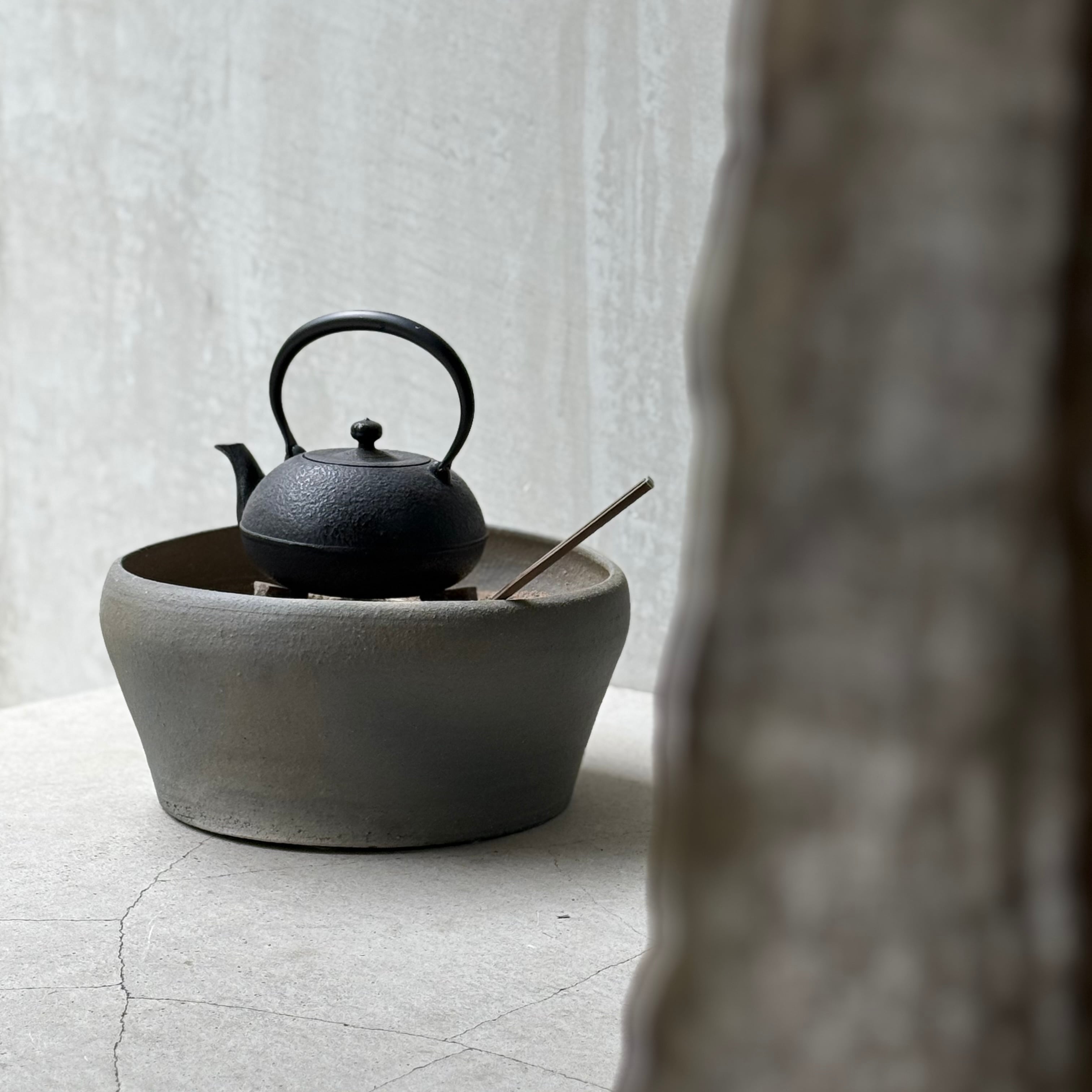 清水善行 須恵火鉢 | gallery 一白