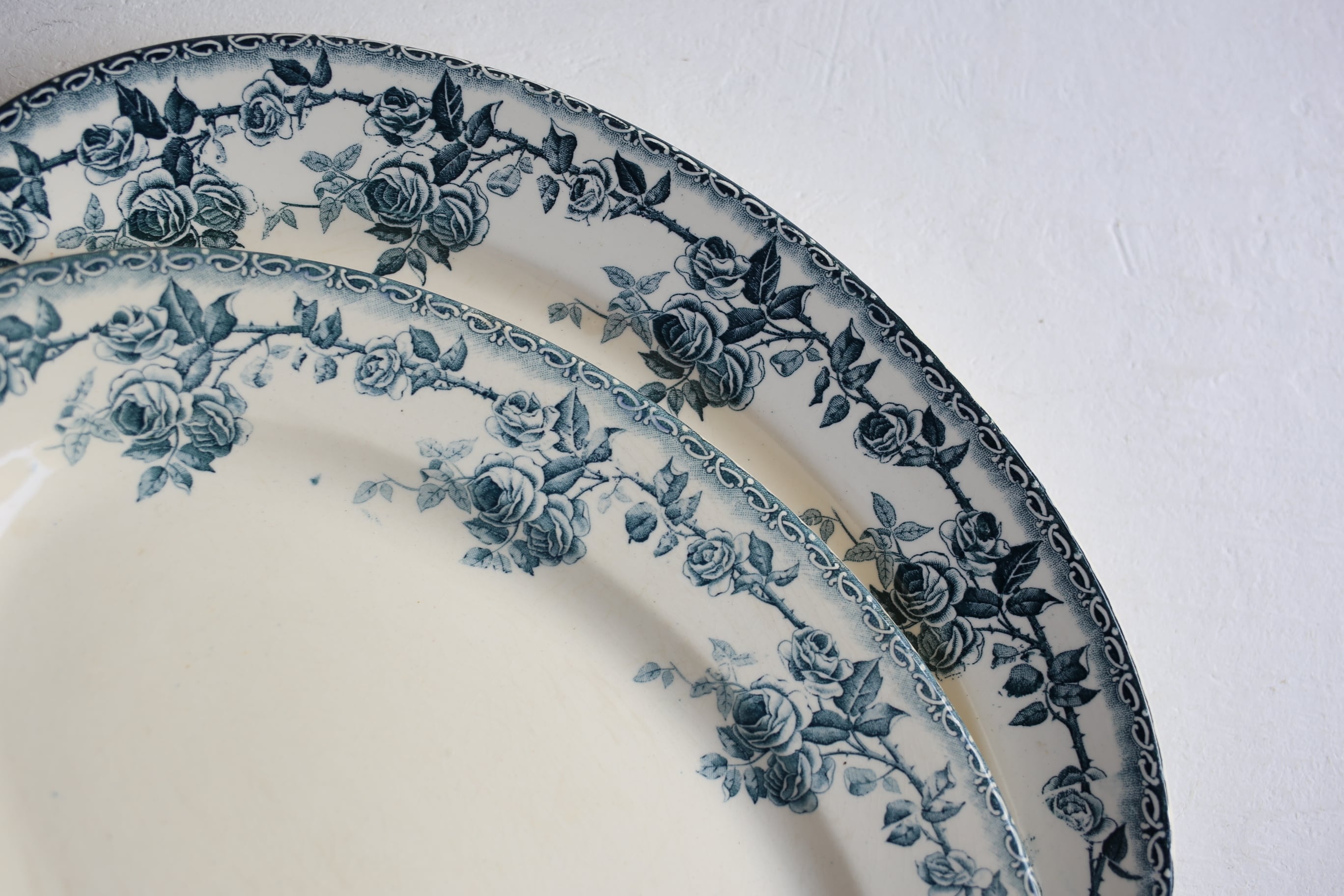 フランスアンティーク/ショワジールロア・バラのオーバルプレート