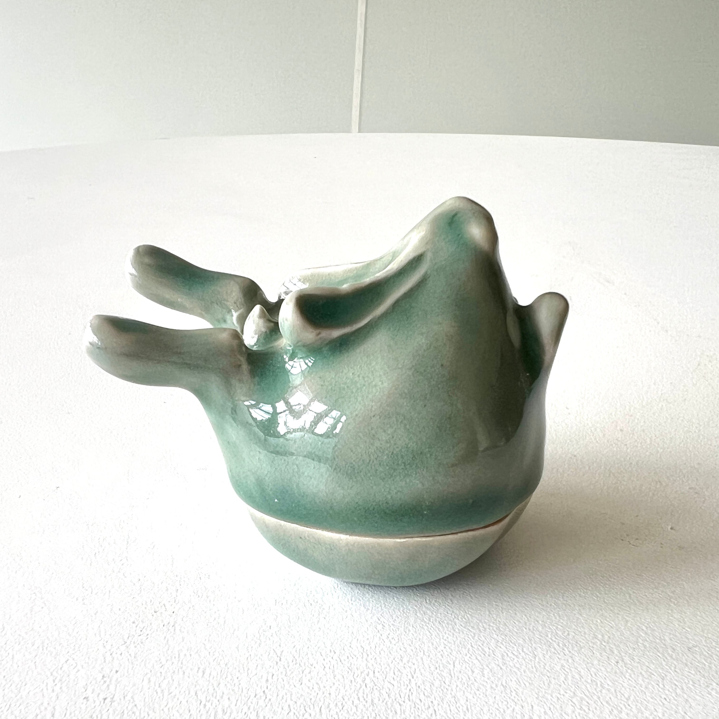 0416]三田青磁 香合 跳卯 | 三田陶芸の森。