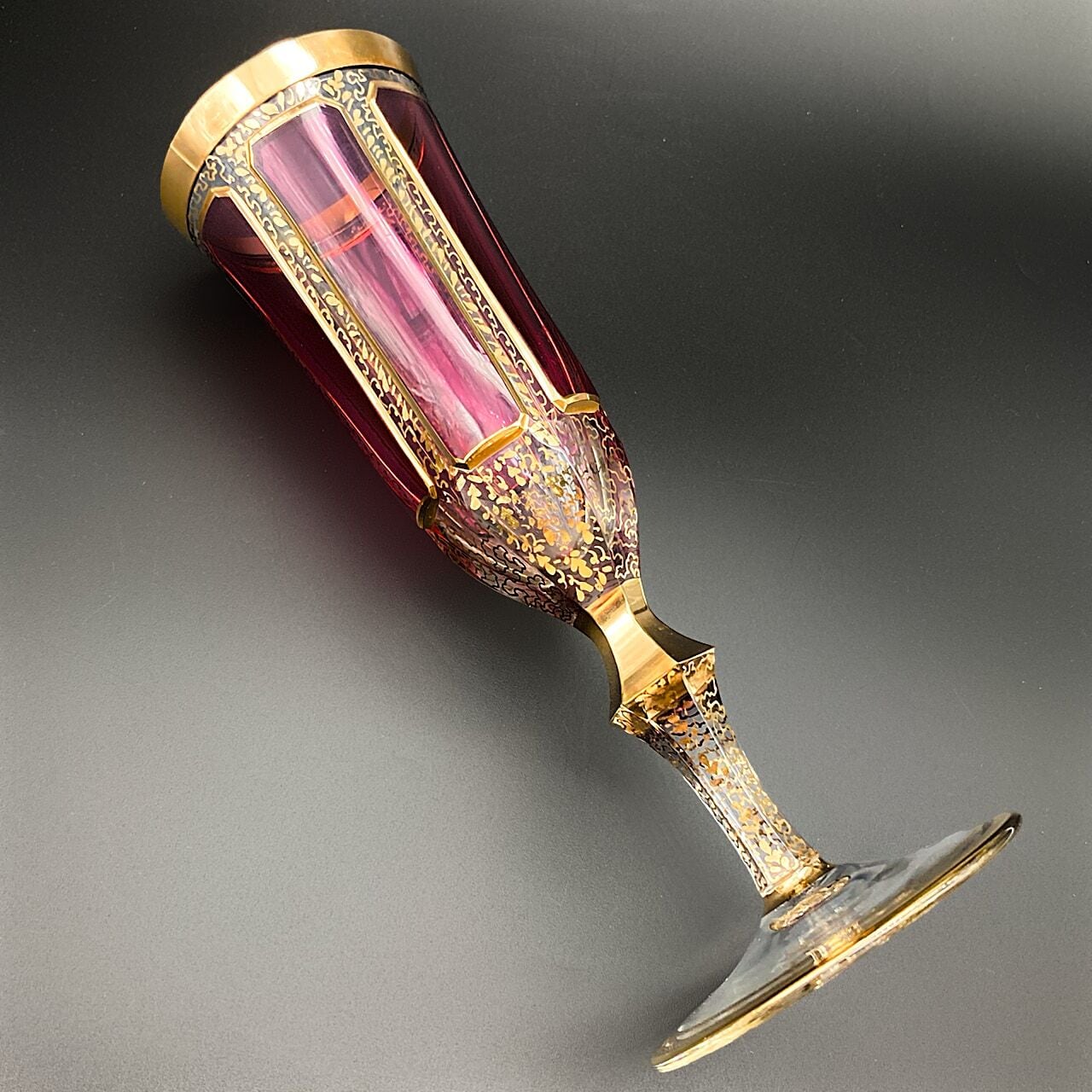 ボヘミアガラス エーゲルマン パネルグラス ワイングラス ロゼ 金彩