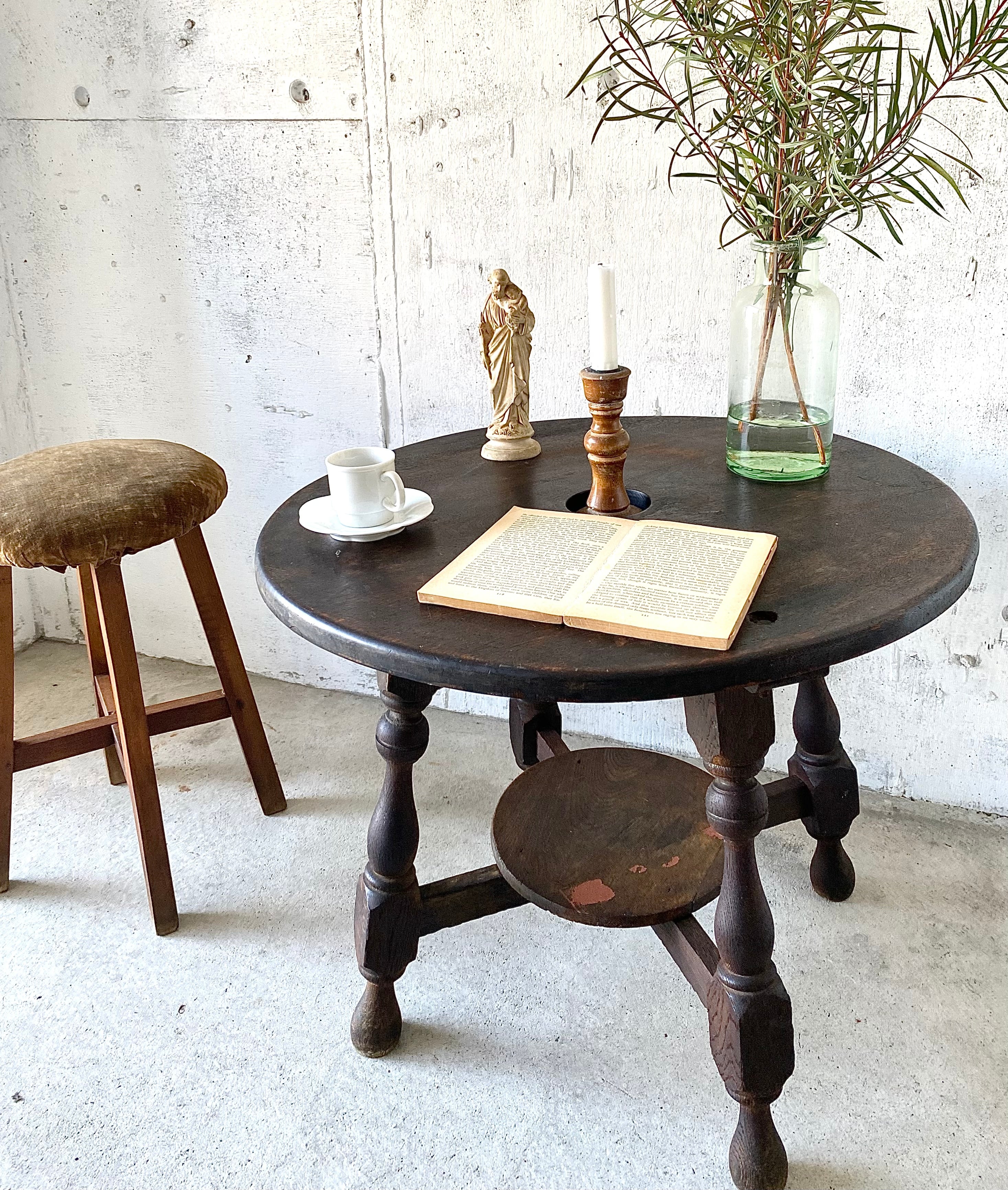 ろくろ脚のラウンドテーブル[古家具] | giraffes craft