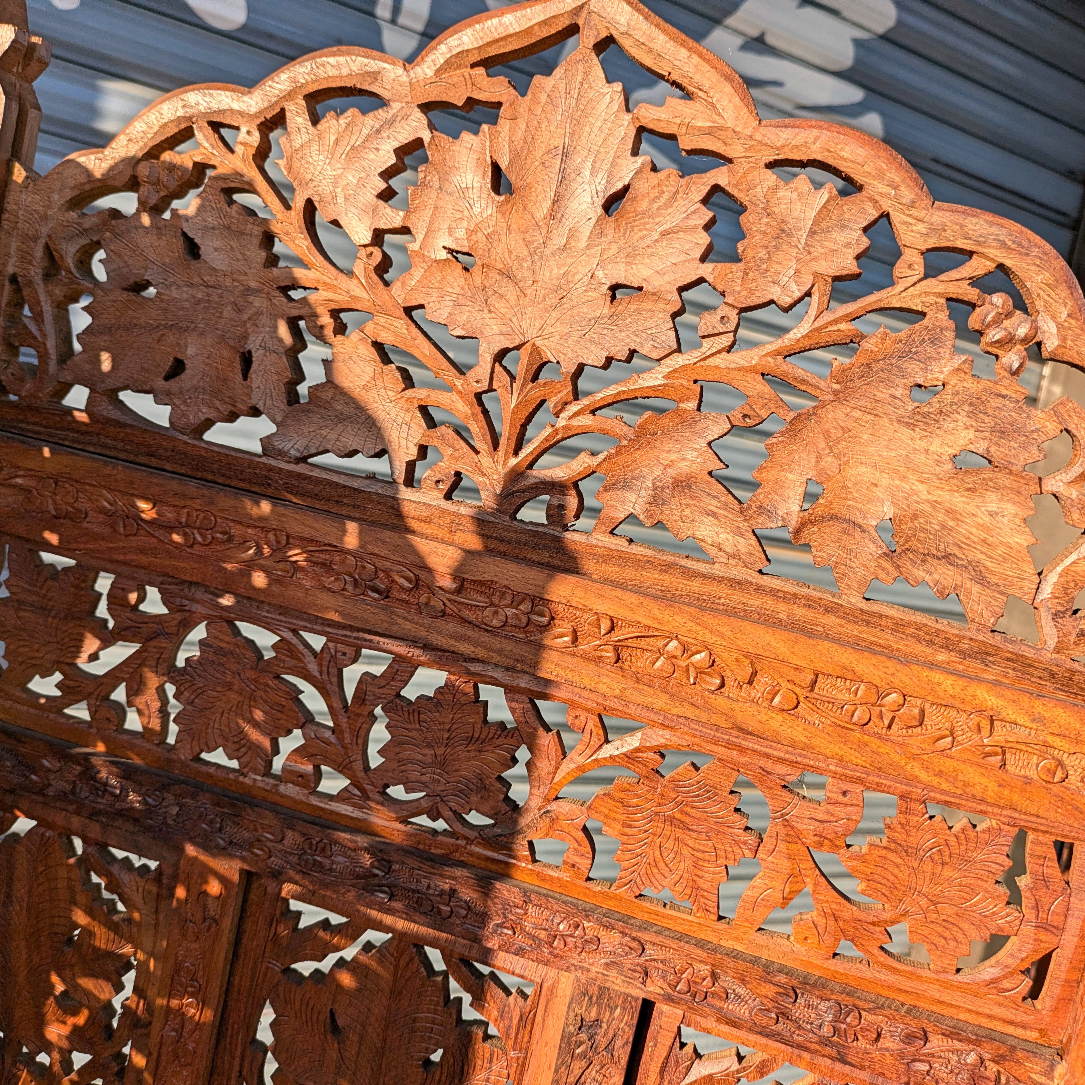 アジアン家具 4連パーテーション 透かし彫り 衝立 間仕切り 彫刻 高級