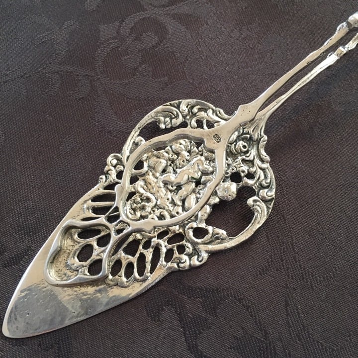 純銀ケーキトング 天使文様 ドイツ銀800 細工の美しいシルバー800 天使