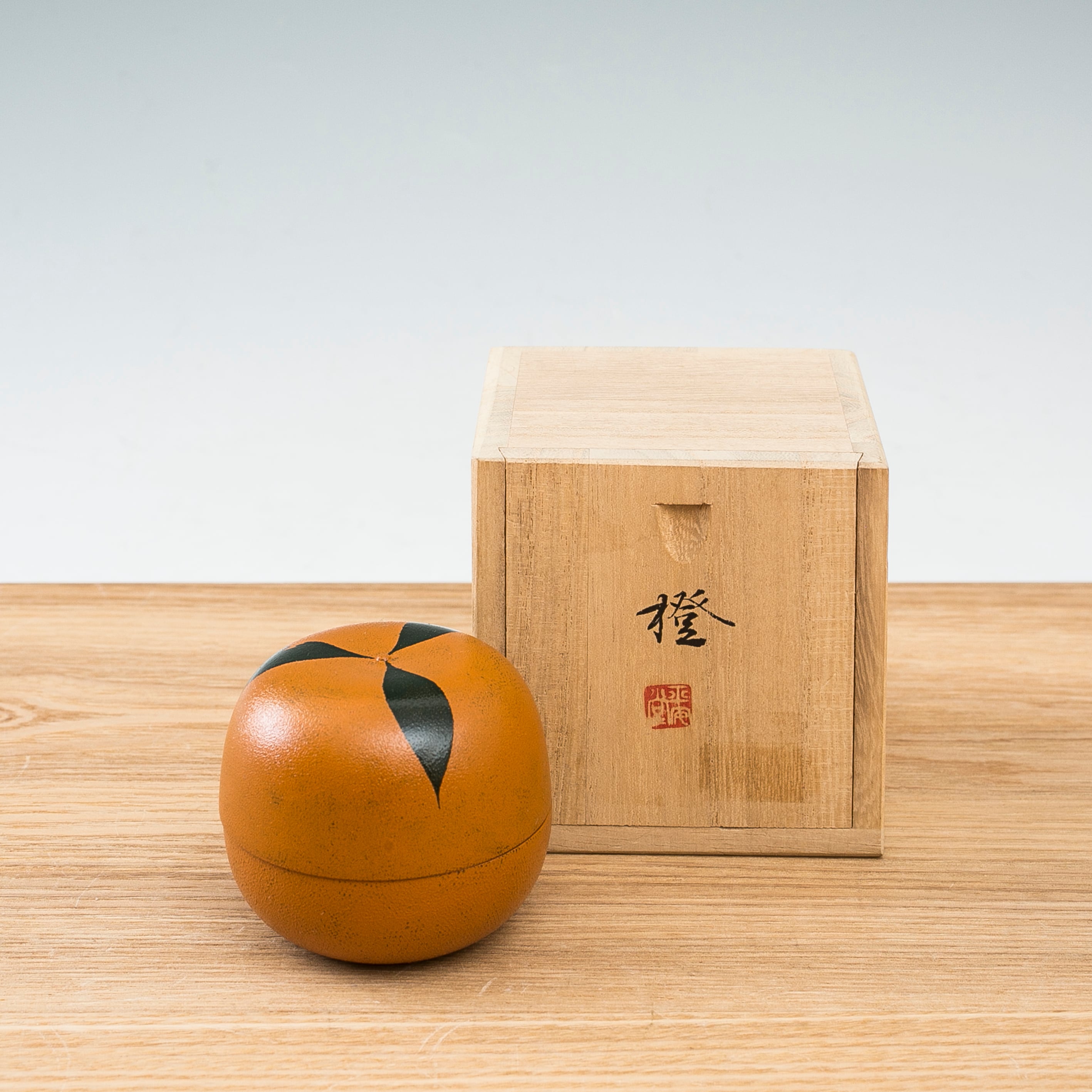 朱塗沈金鶴亀松竹梅文 盃台 五ツ組盃 木箱付 明治時代 朱塗沈金鶴亀