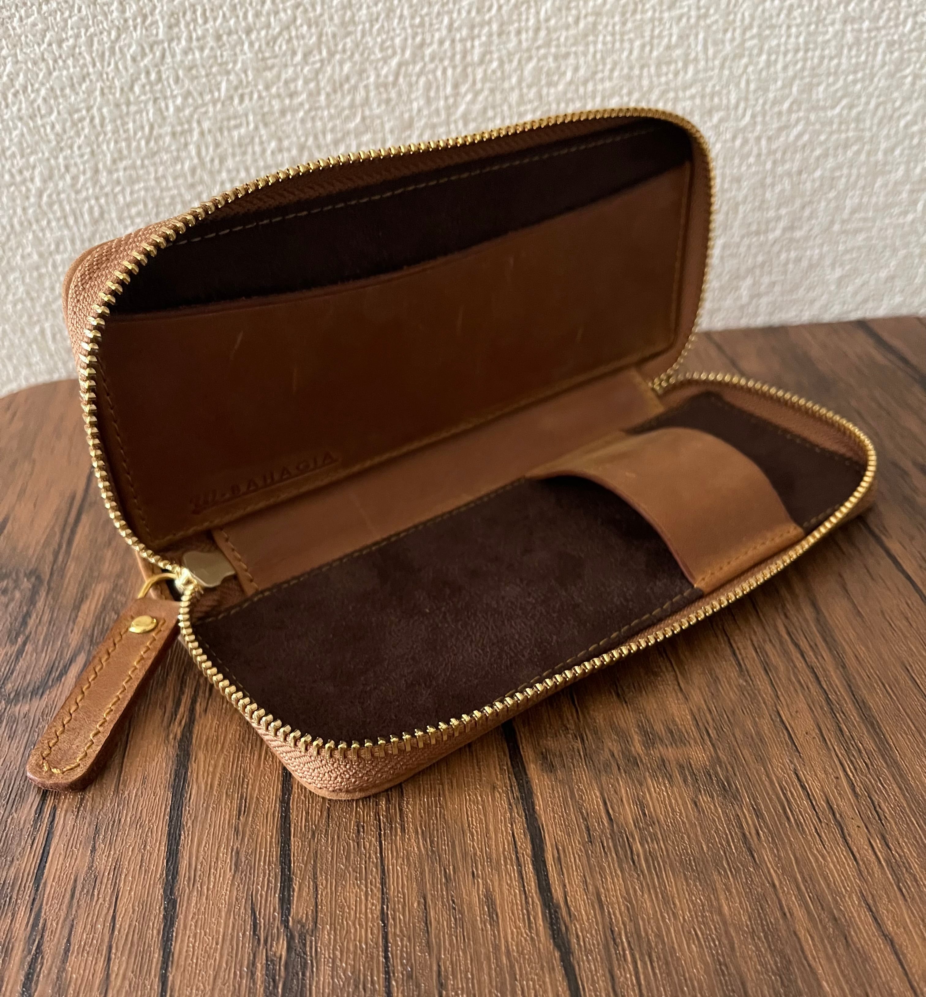 バハギア ラウンドジップペンケース シュリンクレザー ダークブラウン