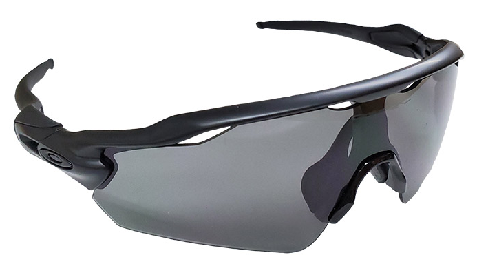 Oakley サングラス 黒 グレー レンズ ケース付き高校野球対応