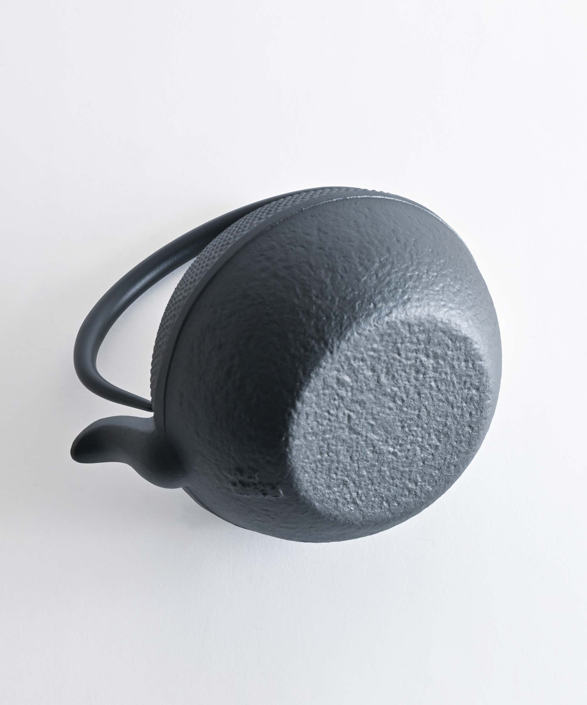 OIGEN】 鉄瓶 まろみアラレ 1L – BASIC AND ACCENT ONLINE STORE