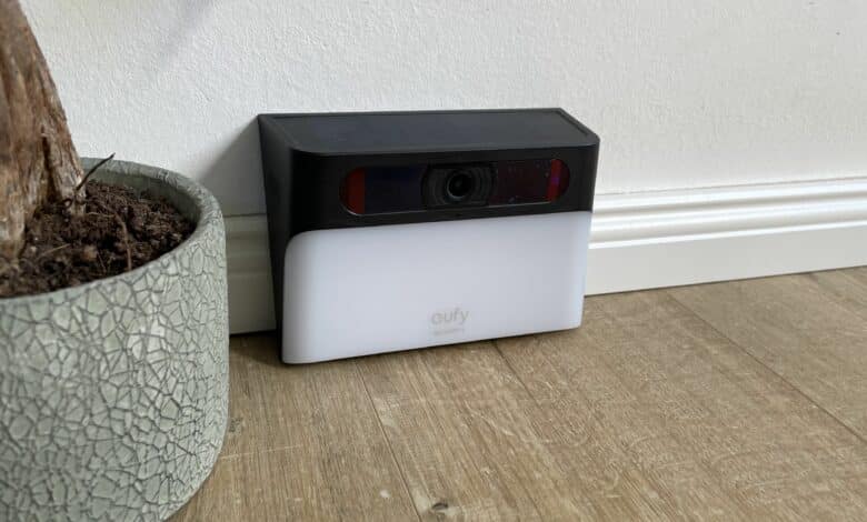 Eufy Solar Wall Light Cam S120 test: lamp meets camera