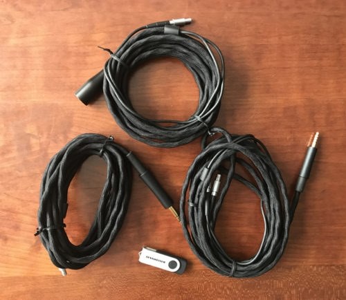 HD820付属のケーブルはなんとゴツイことか!』 ゼンハイザー HD 820 の