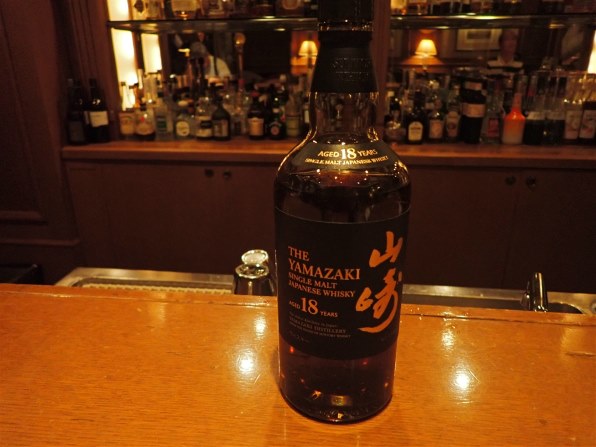 サントリー サントリーシングルモルトウイスキー 山崎 12年 700ml 価格