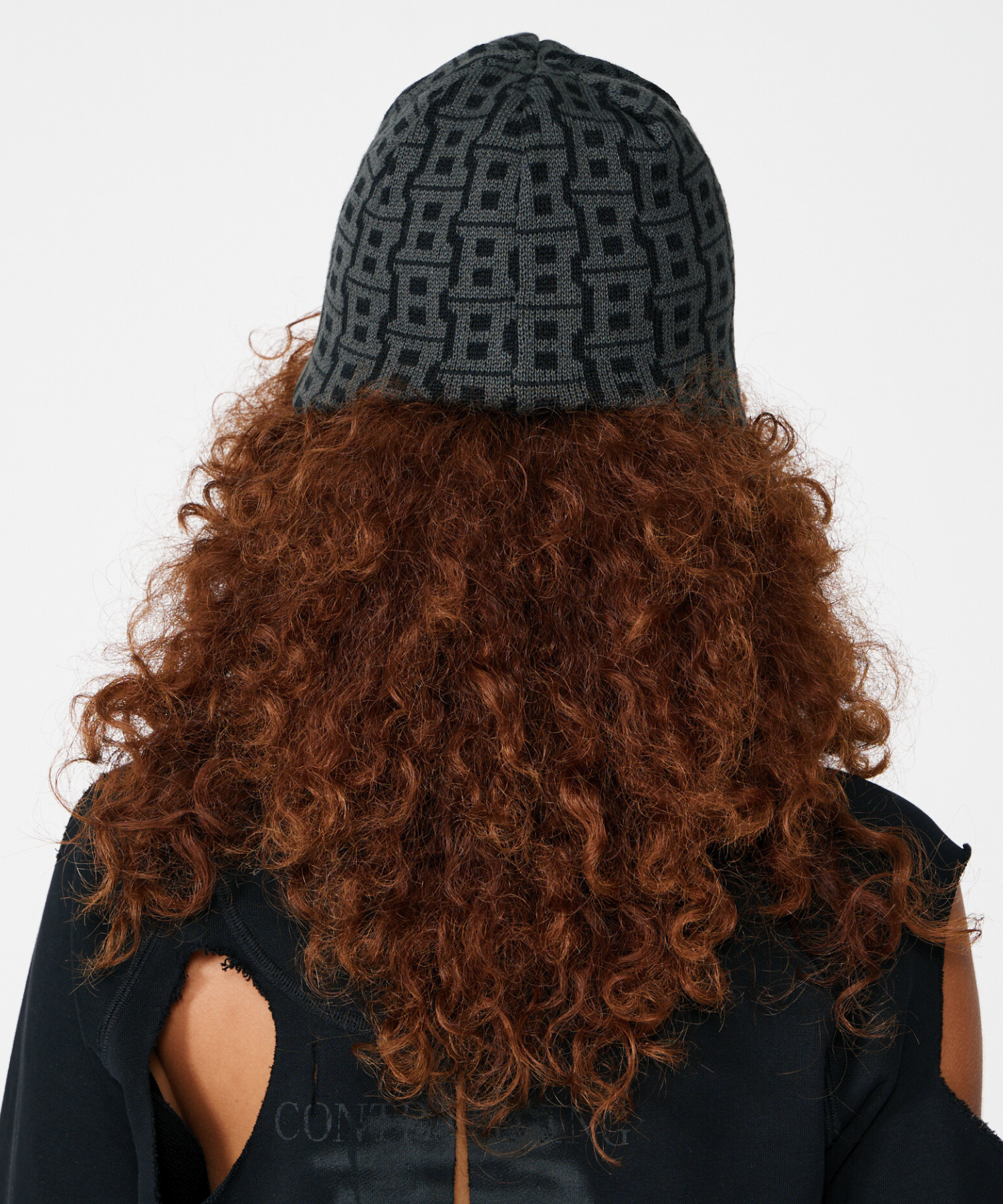 B LOGO JQ BEANIE – BEEDEN