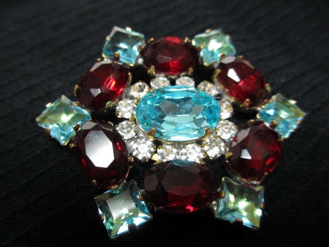 ヴィンテージ Givenchy ゴールド ラインストーン ブローチ 赤 ブルー