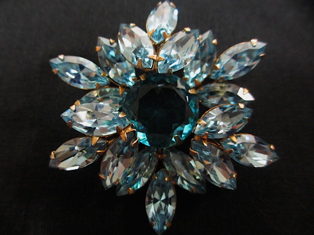 REGENCYアクアブルーラインストーンブローチ(ヴィンテージ