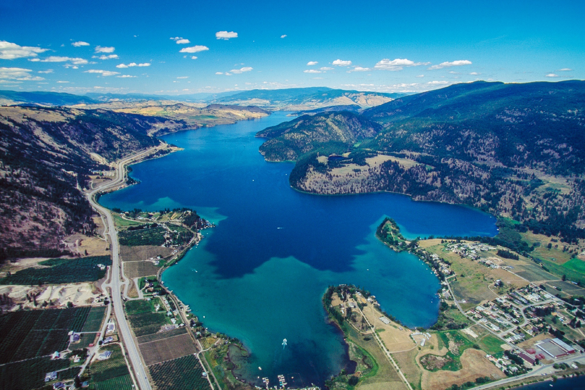 空から見るオカナガンの風景 カナダの風景 | Beautiful Photo.net