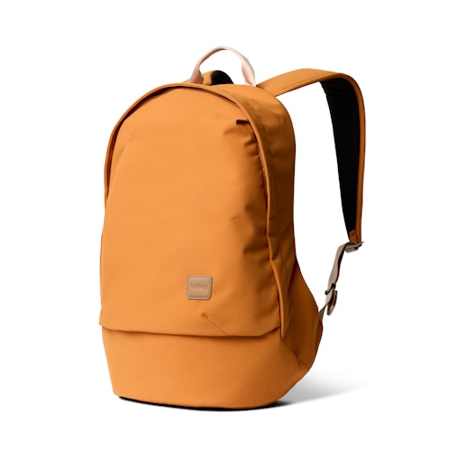 Classic Backpack Plus | 16インチのノートPCが収まる便利なバック