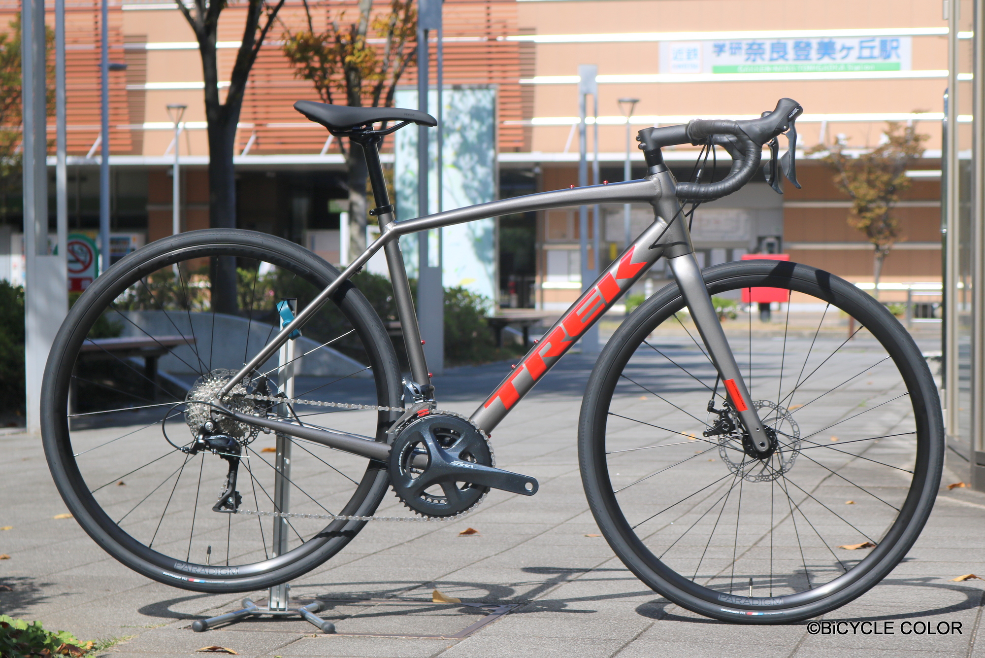 自転車本体 TREK Domane AL3 Disc 2022 TREK DOMANE AL3 DISC 2022