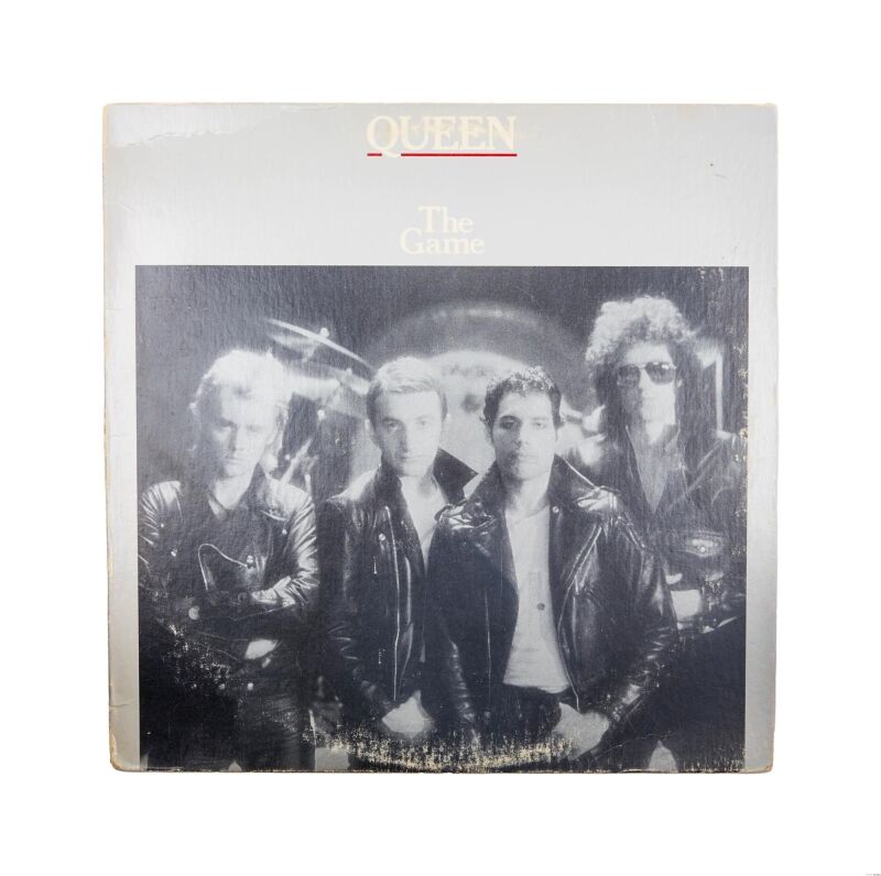 世界市場で高評価！Queen全員の直筆サイン入りコレクターズセット」