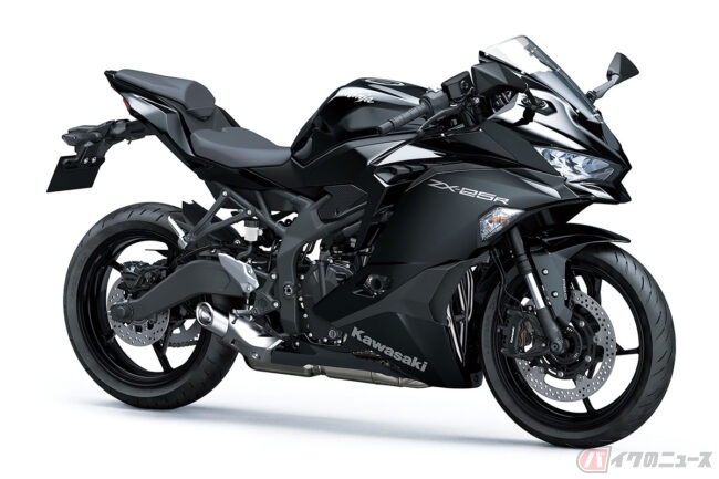カワサキ「Ninja ZX-25R」2022年モデル公開 グレー×ブラック×ブラウン
