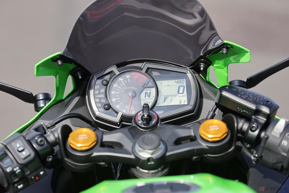 カワサキのフルカウルスポーツ「Ninja ZX-25R SE KRT EDITION」に乗っ