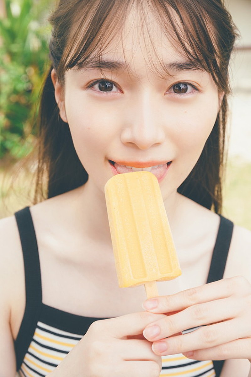 守屋麗奈（櫻坂46）1st写真集、封入用ポストカード2種類目は“アイス