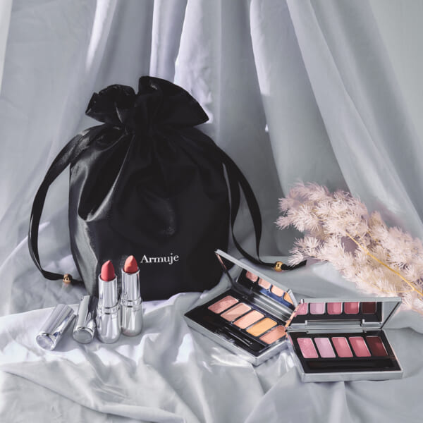 五彩緋夏プロデュース・メイクブランド「Armuje」、クリスマスコフレ