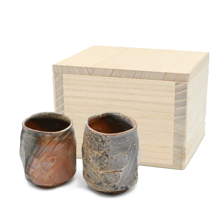 備前焼 ぐい呑み揃 桐箱 黄木綿付き①備前焼 自然窯変 ぐい呑み揃 桐箱