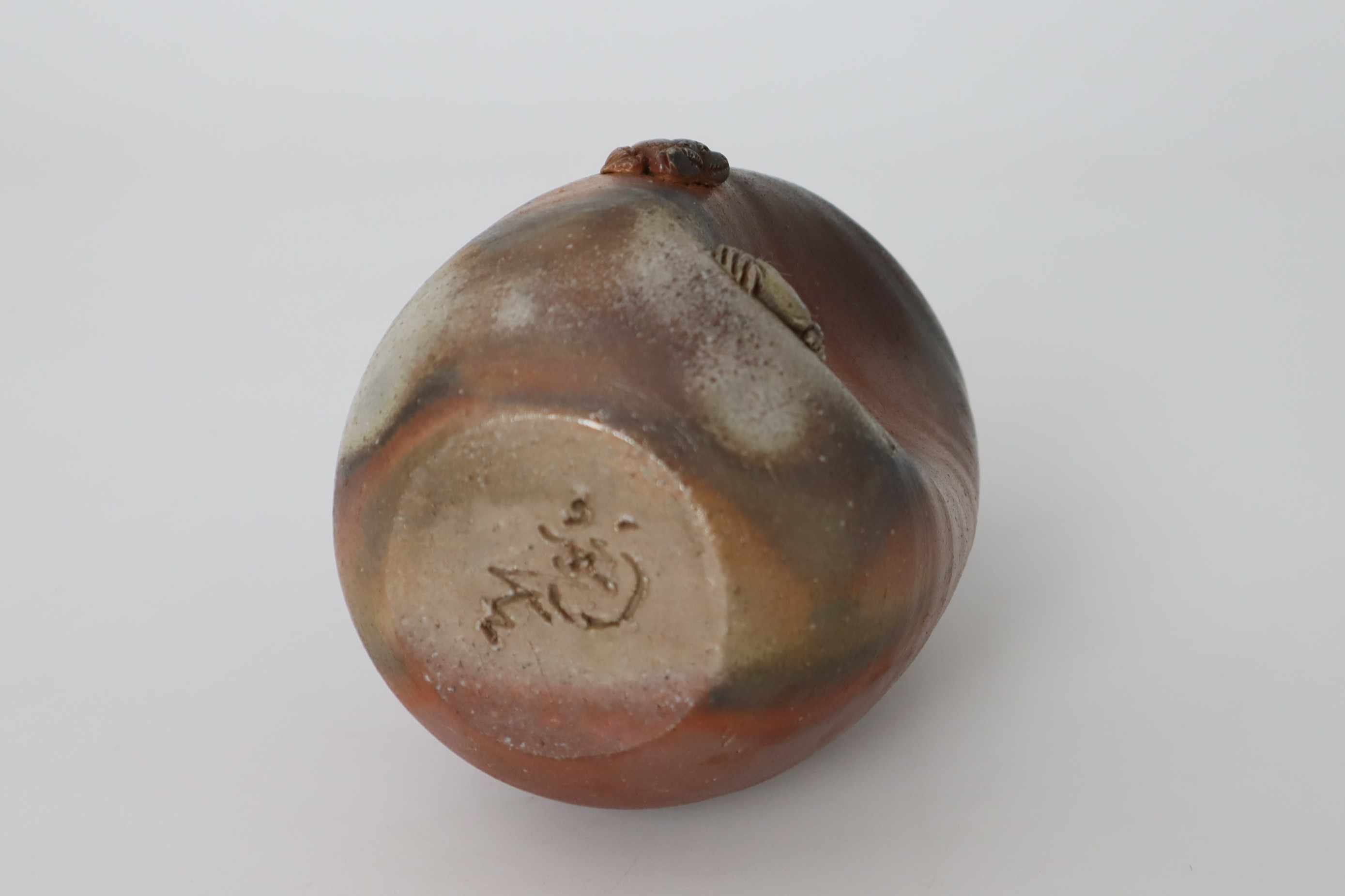 AKa6903 備前焼 小西陶古 変わった形の酒器 珍品 AKa6903 備前焼 小西