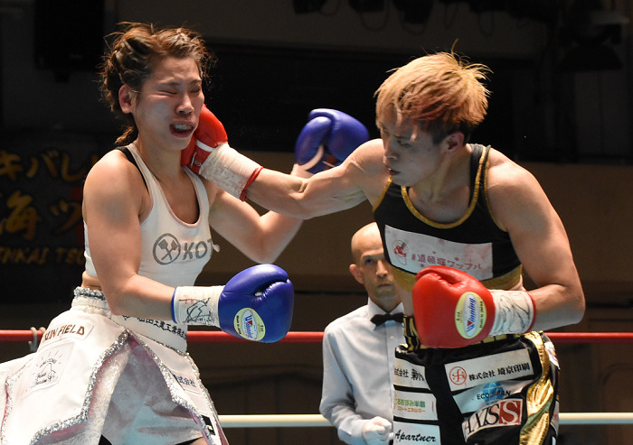 Tsunami stops Narita in final round in WBA light flyweight
