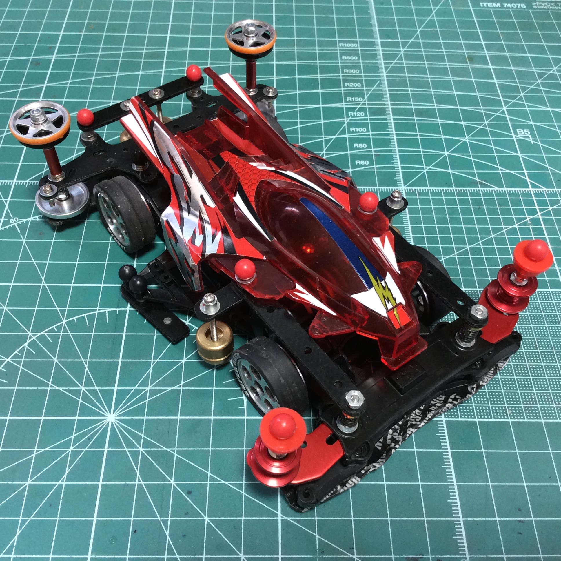 ミニ四駆 サンダーショット ポリカボディ提灯フワフワリフター