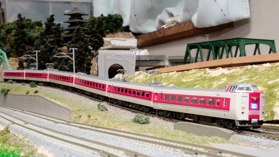 ASSYも大人気！381系「ゆったりやくも」 - ビスタ模型鉄道（エヌゲージ