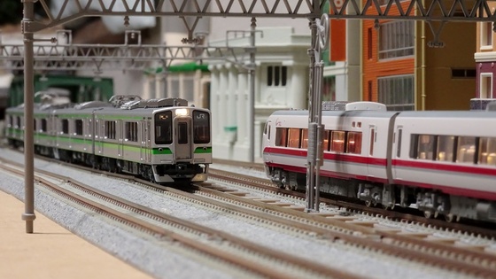 683系8000番台「スノーラビット エクスプレス」に室内灯 - ビスタ模型