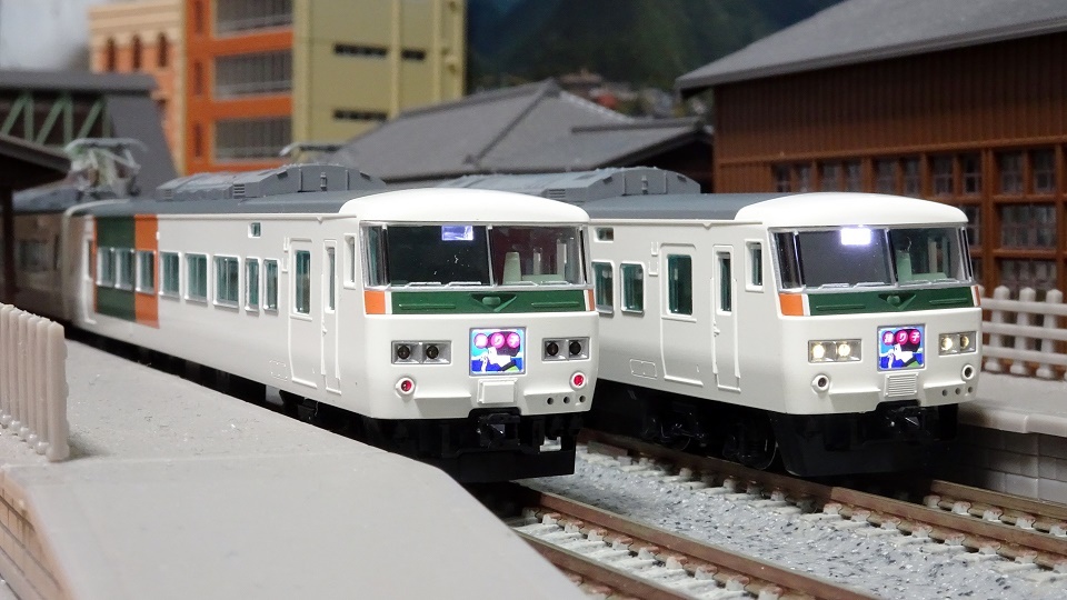 鉄道模型 KATO Nゲージ 185系0番台「踊り子」新塗色 10両セット N) 10