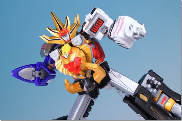 希少 百獣戦隊ガオレンジャー DXガオキング Amazon.co.jp: 百獣戦隊