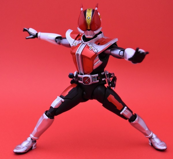 S.H.Figuarts（真骨彫製法） 仮面ライダー電王 ソードフォーム／ガン