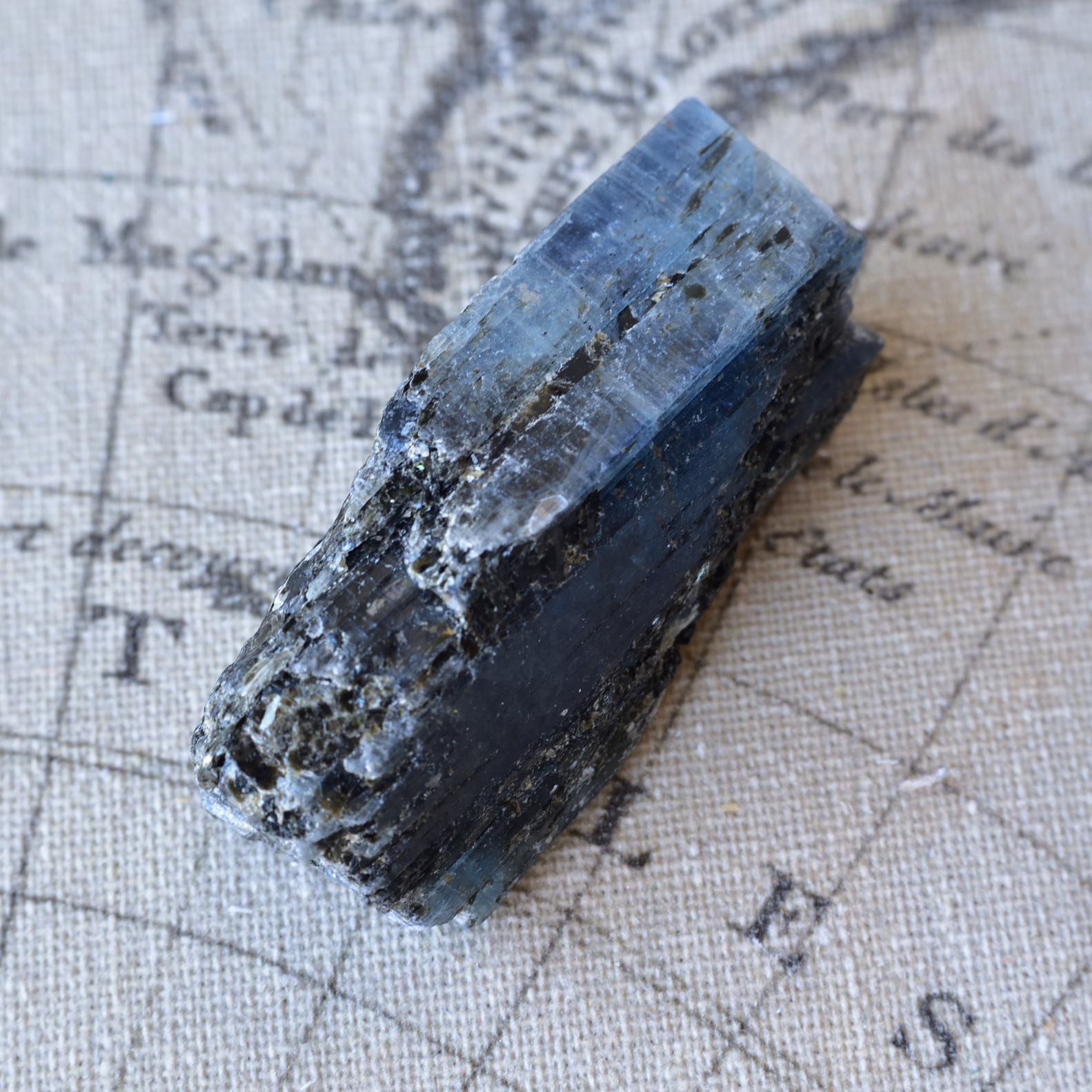 カイヤナイト 黒雲母 ブラジル産 54g/ 鉱物・結晶原石 - 天然石