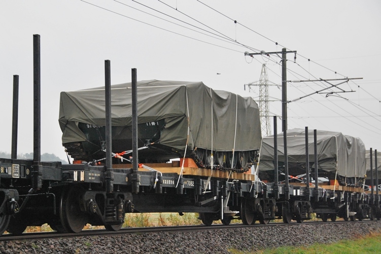 自衛隊機材輸送 73式装甲車 TOMIXチキ 加工品 自衛隊機材輸送73式