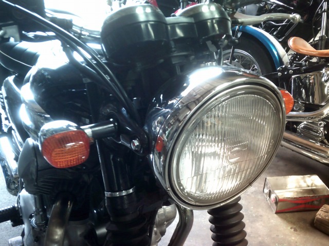 W650 純正 ヘッドライトステー W650のヘッドライト交換 | AN-BU CUSTOM