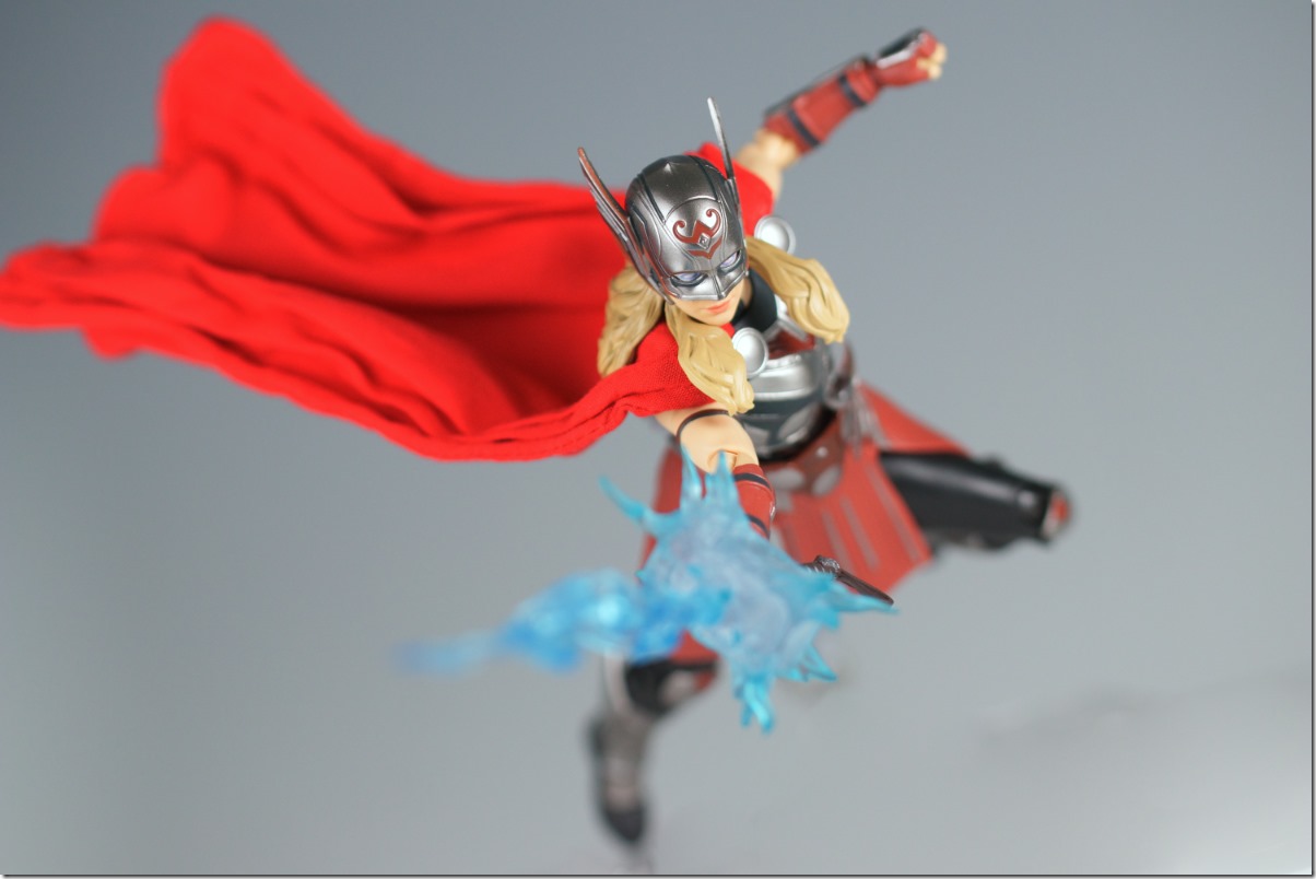 6月発売！『マイティ・ソー／ラブ＆サンダー』より2人の「マイティ