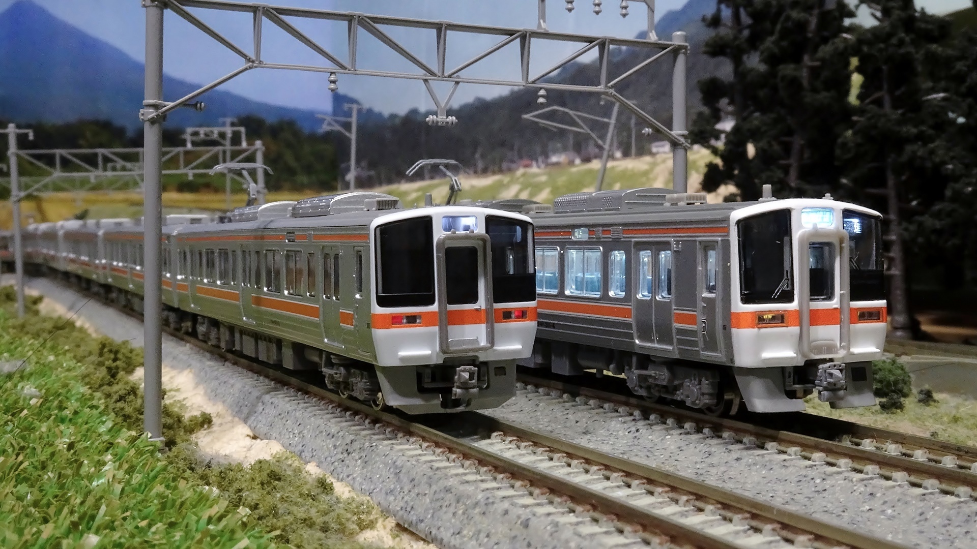 新車入線】JR311系（2次車）ーマイクロ製と並べてみましたー - ビスタ