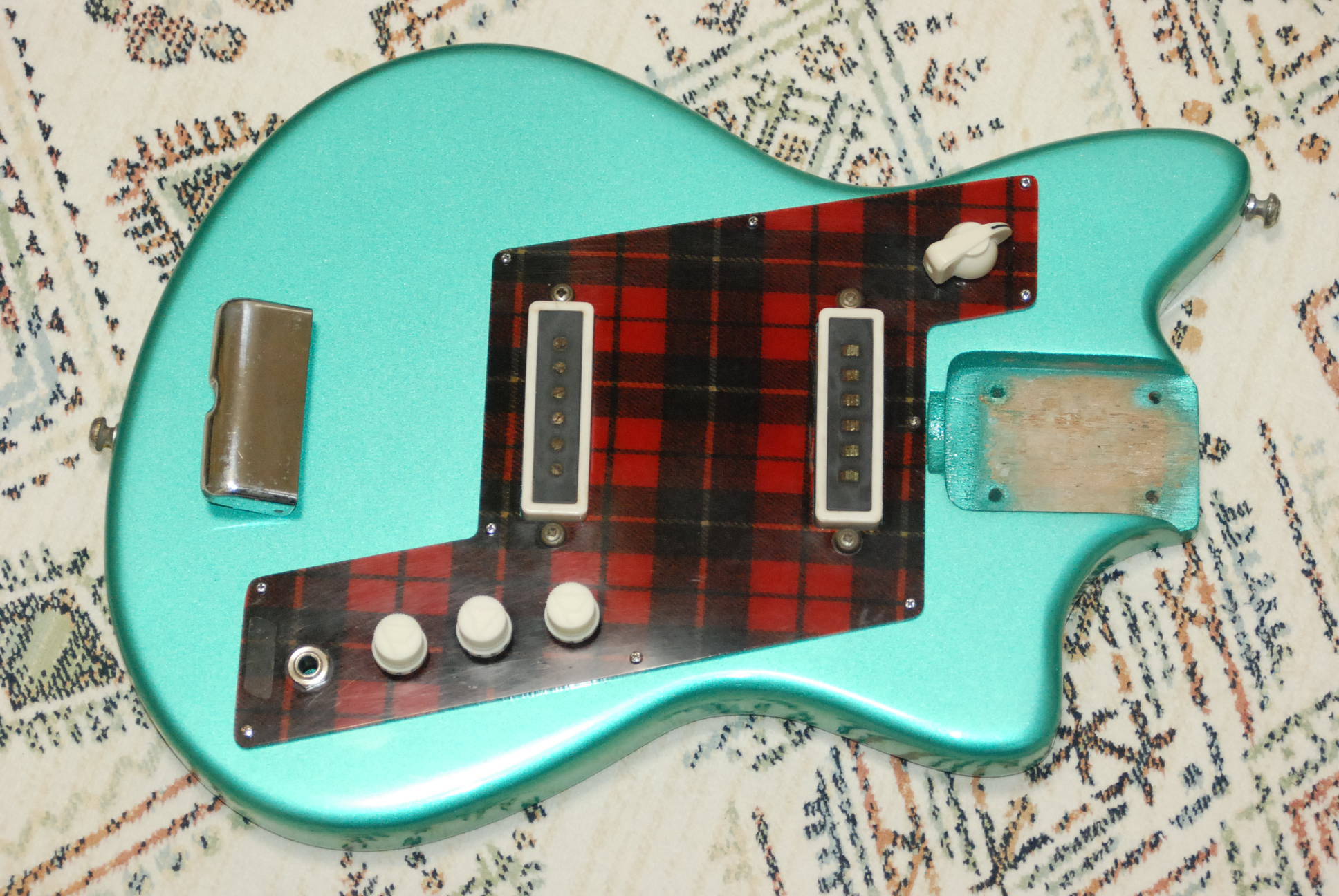 60年代製 グヤトーン LG-75を再生する。 - First Touch ギターリペア