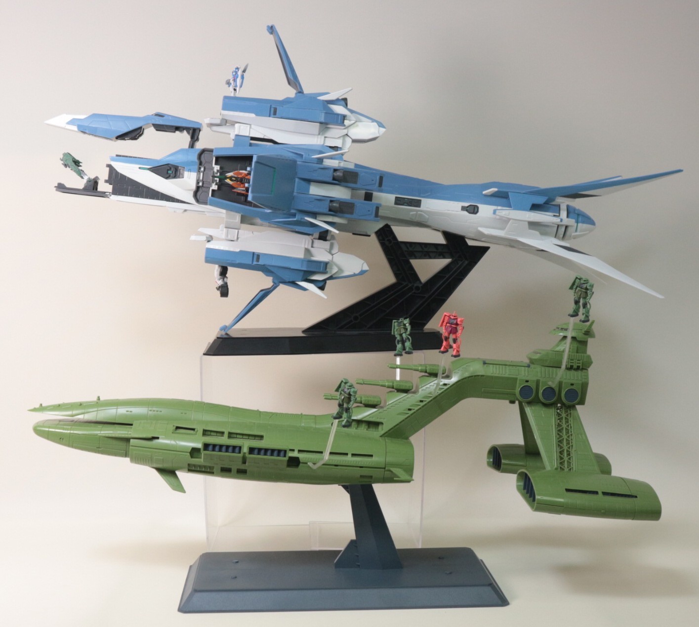 ガンダムコレクション 1/400 ムサイ プレミアムガンプラ ガンダム