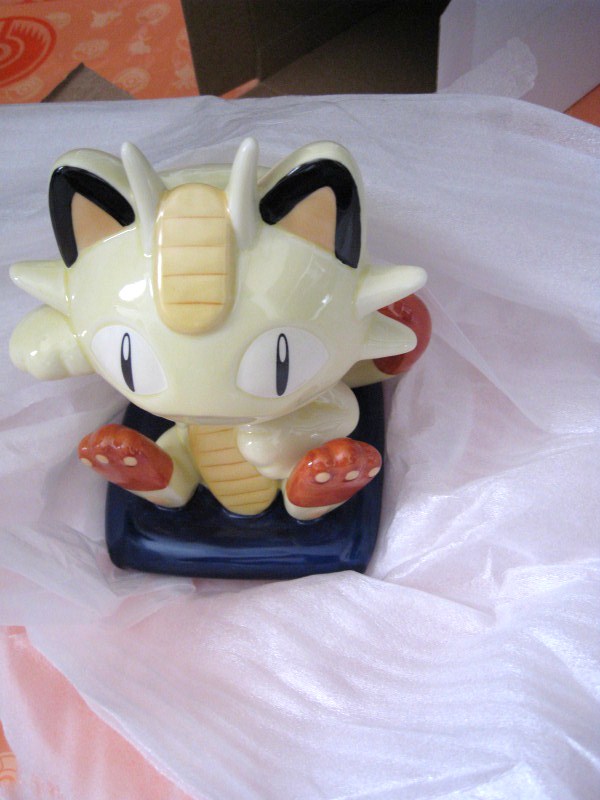 ポケットモンスターてまねきニャース貯金箱座布団(赤)