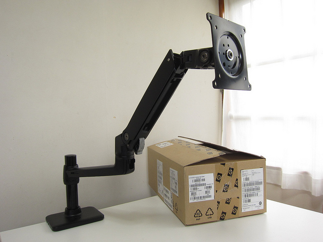 HP シングルモニターアーム』 レビュー ～Ergotron製の高性能アーム