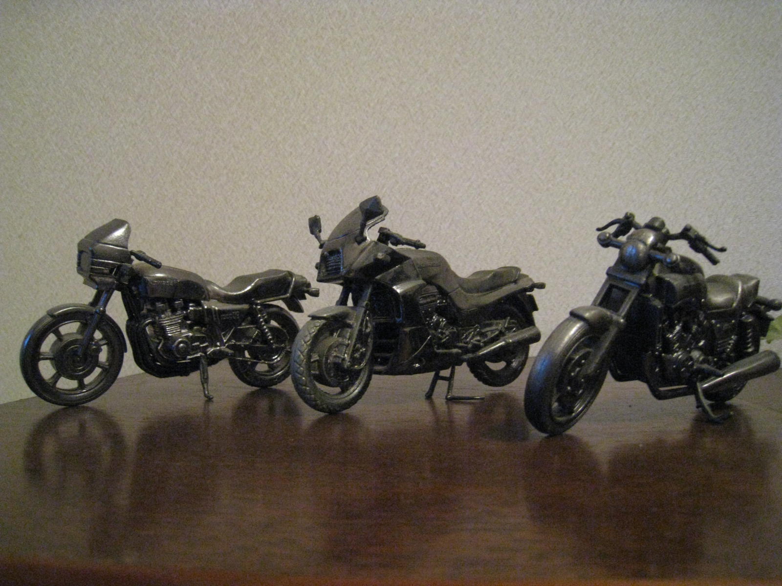 レッドバロン 世界の名車シリーズ ハーレーローライダー 卸売 レッド