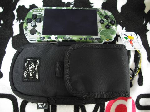 メタルギアピースウォーカー×ユニクロコラボ PSPポーチ メタルギア