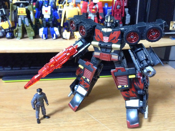 黒いロディマス！『ブラックロディマスコンボイ（スーパーリンク