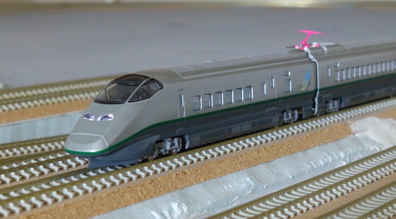 tomix E3系2000番台 山形新幹線つばさ旧塗装入線 | 川崎駅 レイアウト