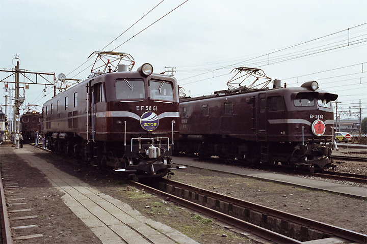 16番特製品 EF58 89復活茶色、銀モニタ 16番特製品 EF58 89復活茶色