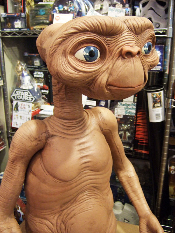 ET E.T. 人気 等身大 特大サイズ フィギュア NECA（ネカ） E.T.