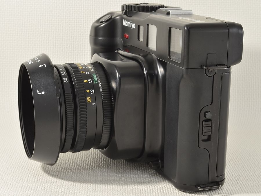 Mamiya New Mamiya 6／6×6判の中判カメラとして最上の選択肢サンライズ